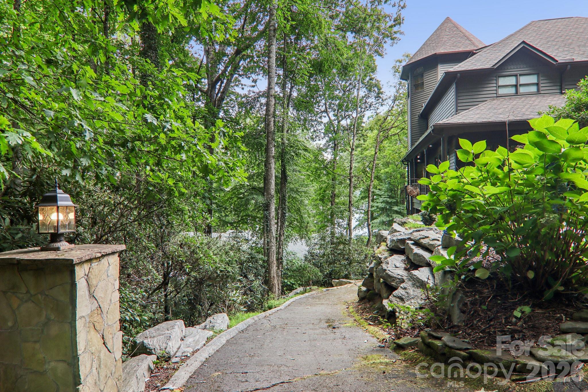 596 W Club Boulevard Property Photo 46