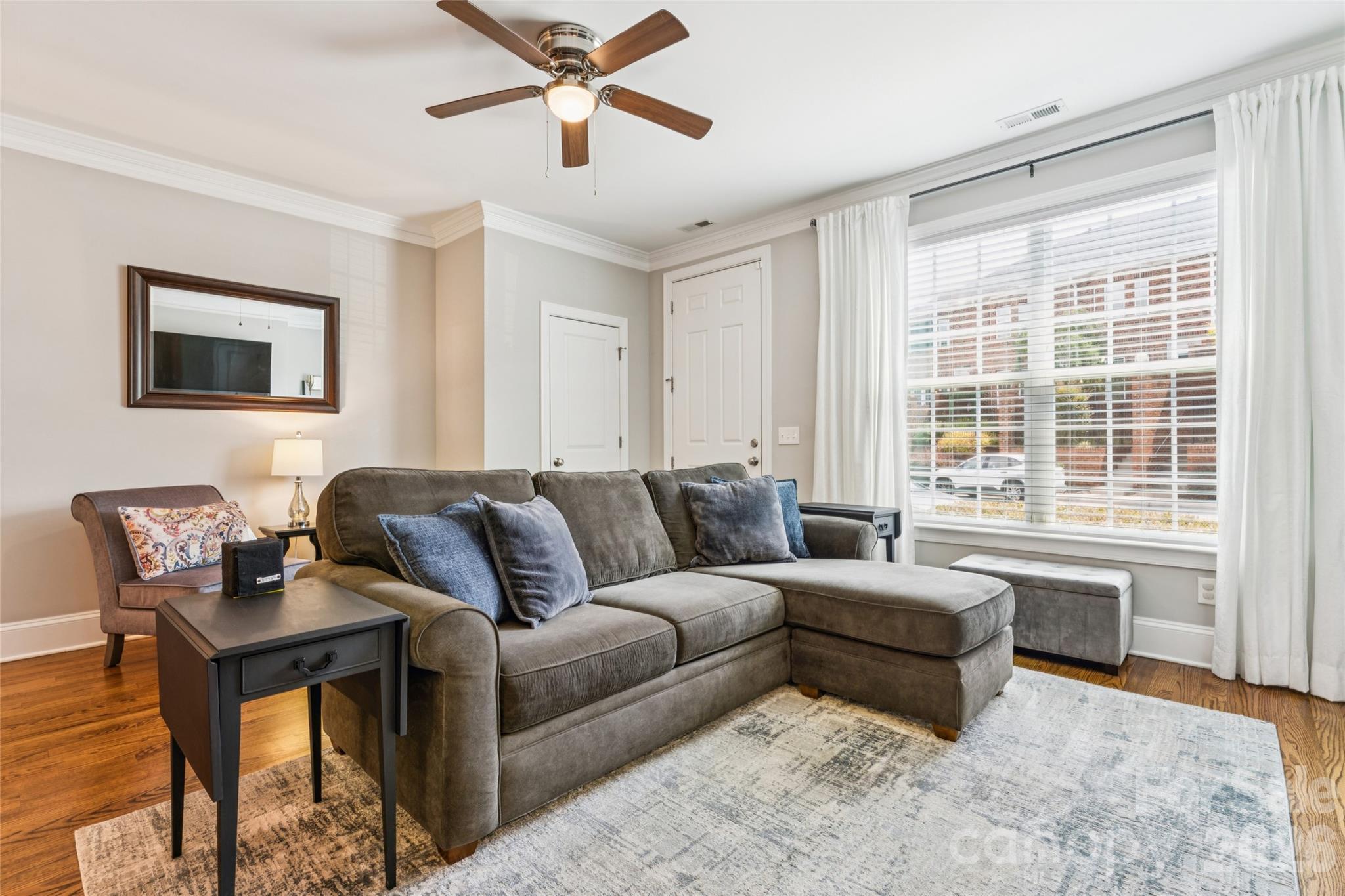 419 Beacon Street Property Photo 6