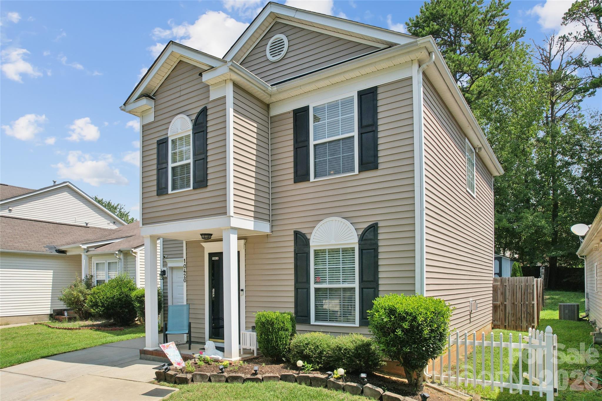 10420 Hugue Way Property Photo 3