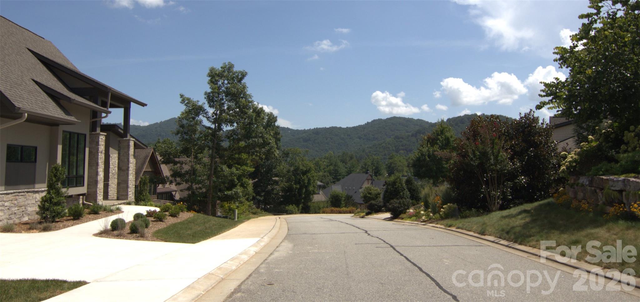 47 Versailles Lane Property Photo 4