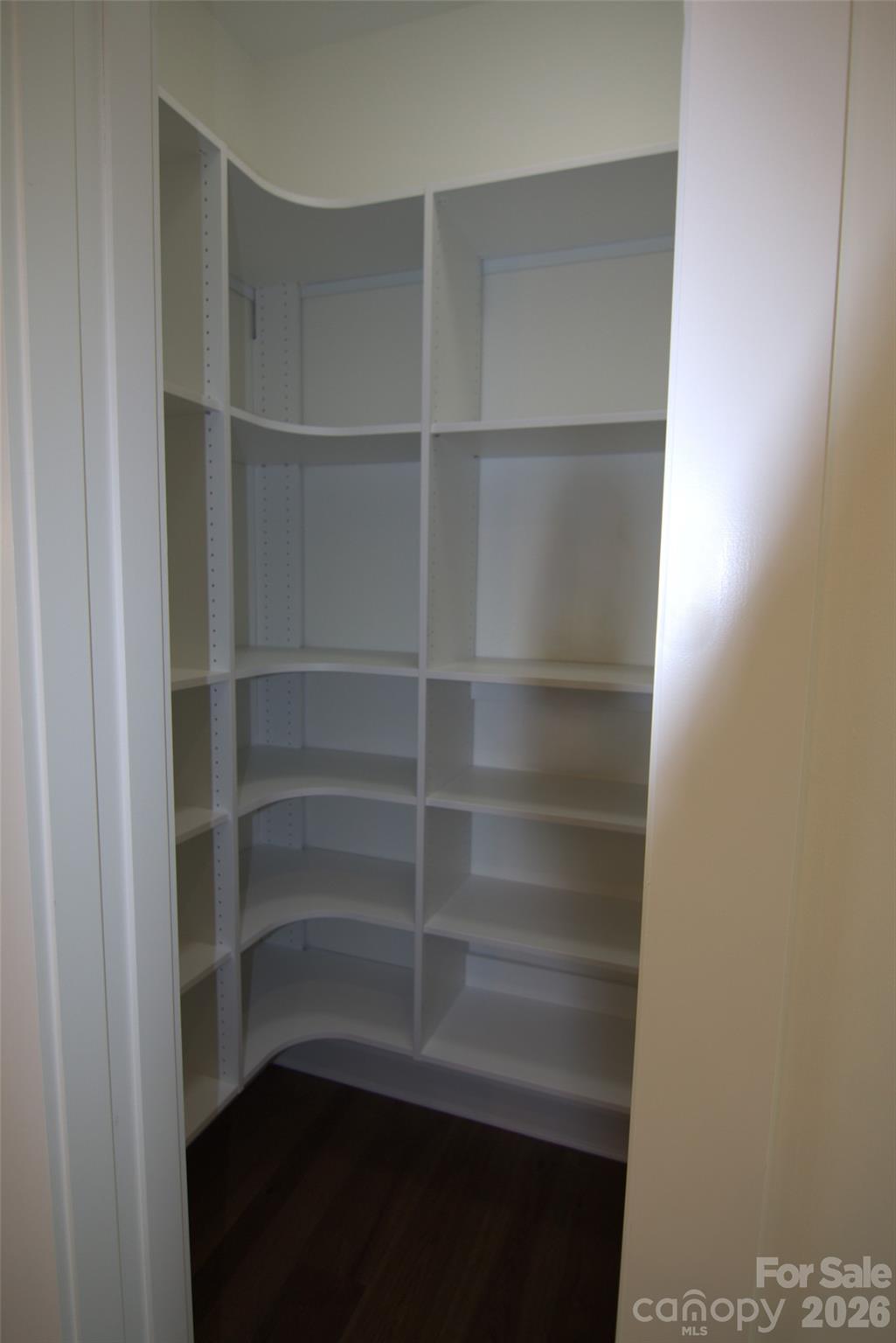 47 Versailles Lane Property Photo 15