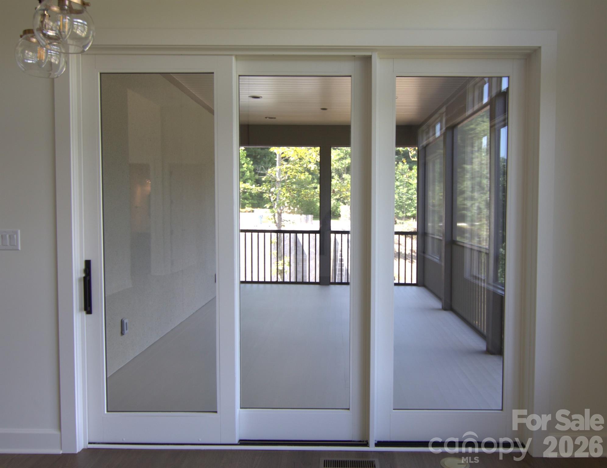 47 Versailles Lane Property Photo 16