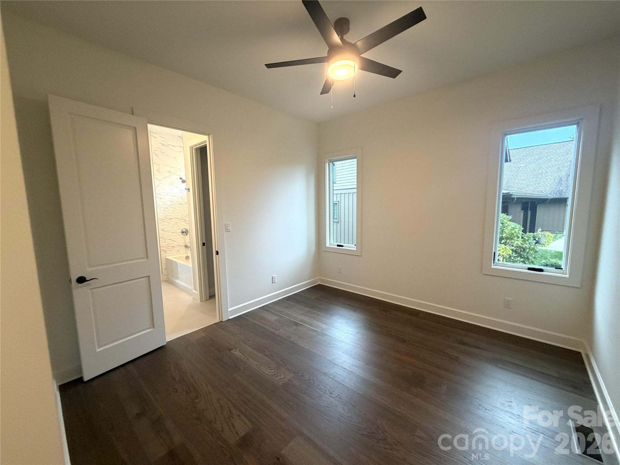 47 Versailles Lane Property Photo 35