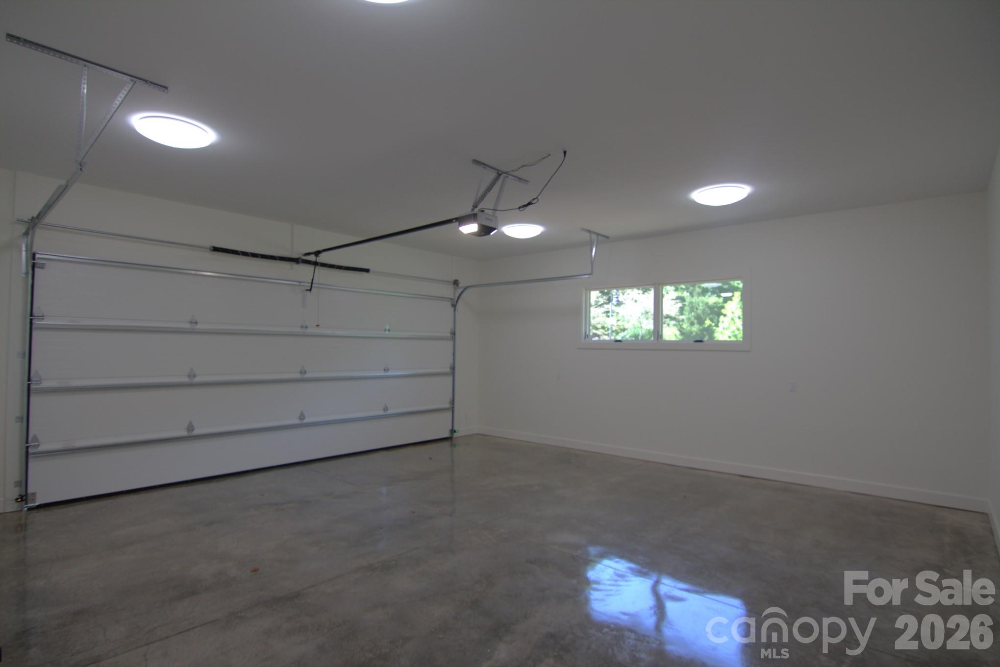 47 Versailles Lane Property Photo 37