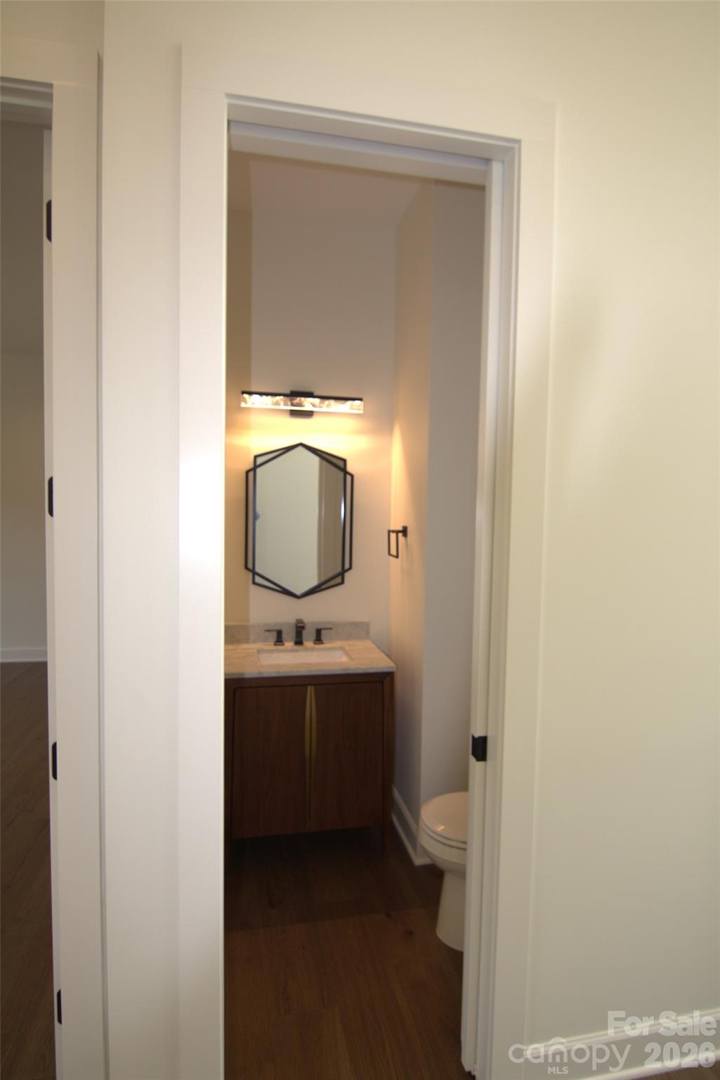47 Versailles Lane Property Photo 38