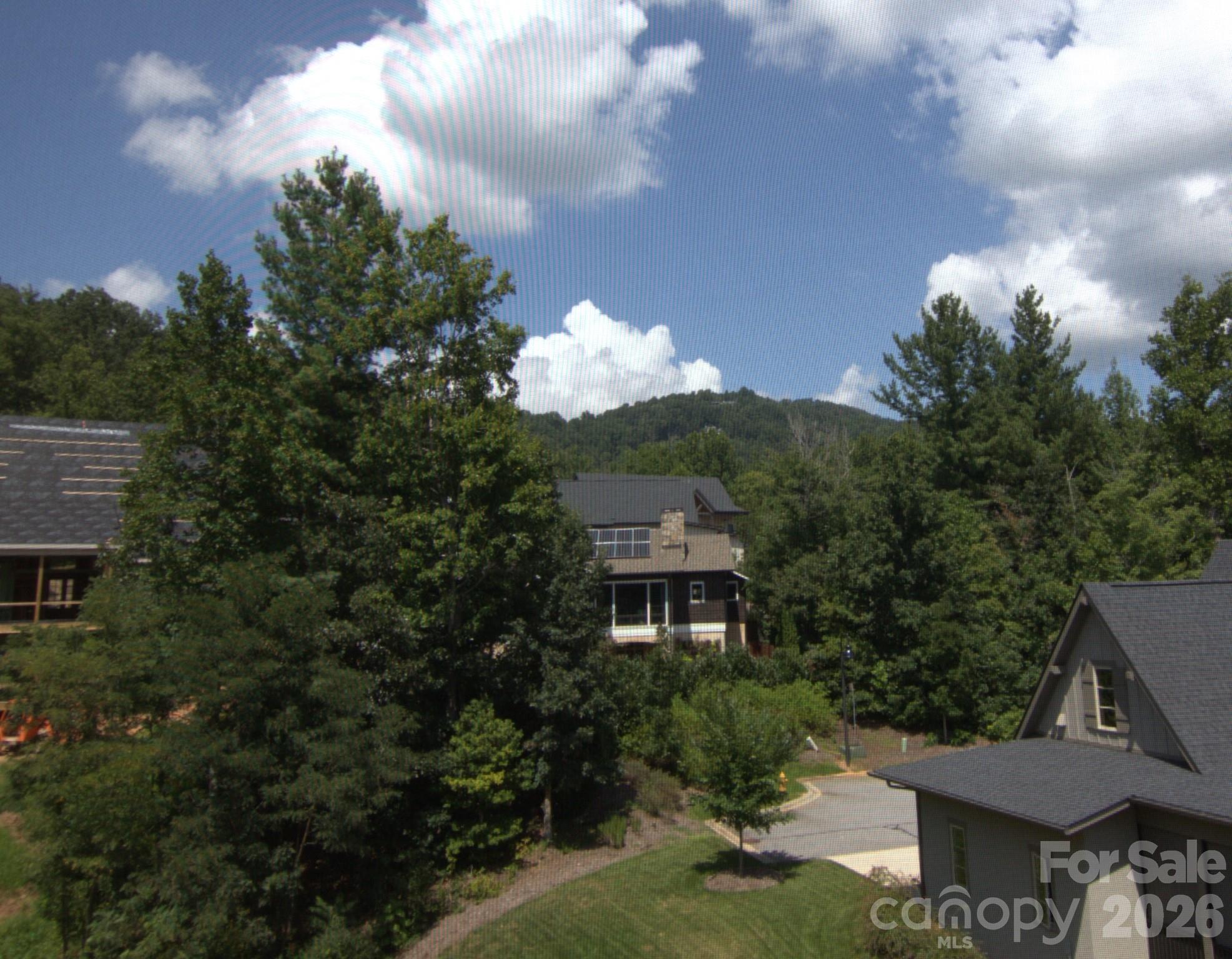 47 Versailles Lane Property Photo 39