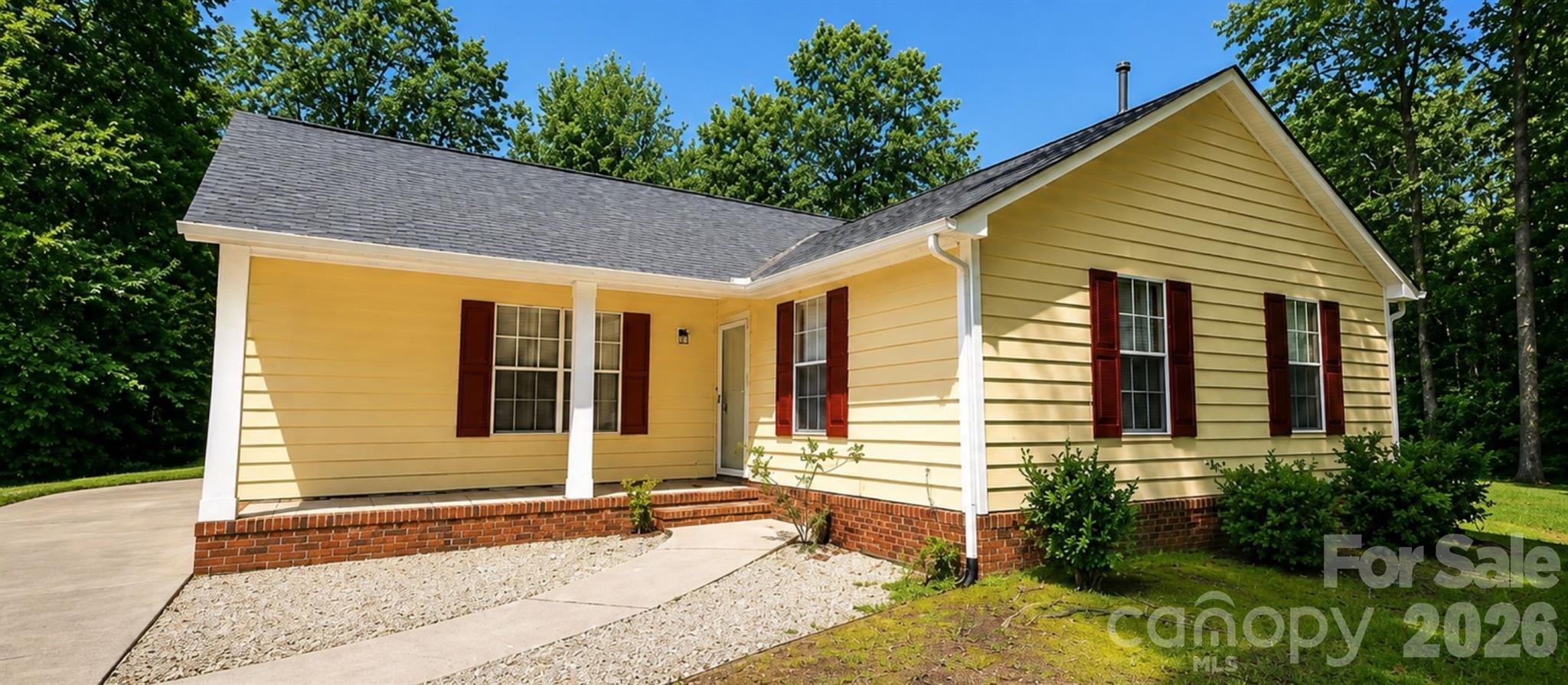 2208 Pinebrook Circle Property Photo 1