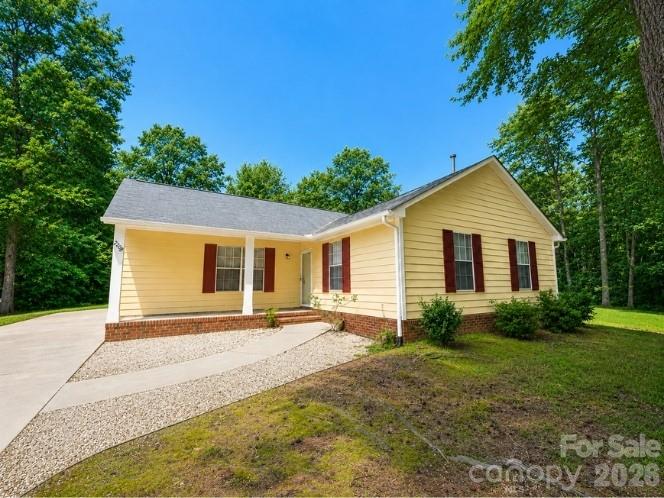 2208 Pinebrook Circle Property Photo 1