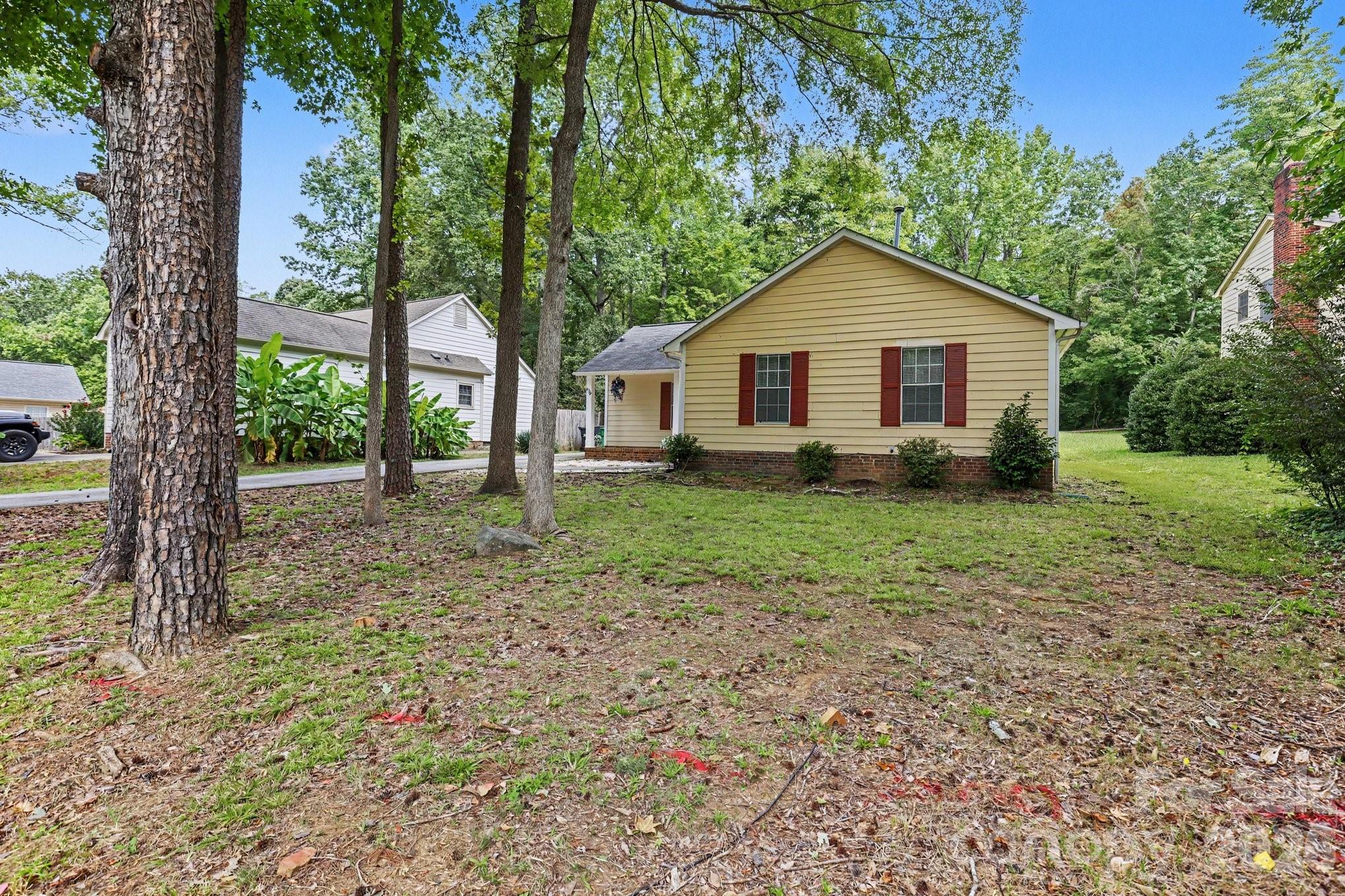 2208 Pinebrook Circle Property Photo 3