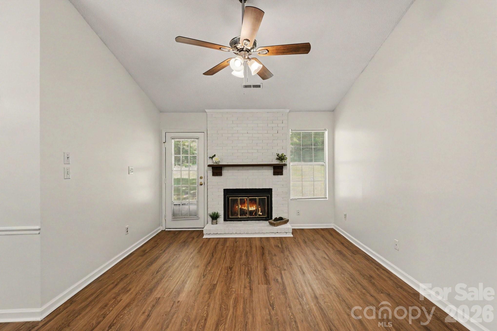 2208 Pinebrook Circle Property Photo 5