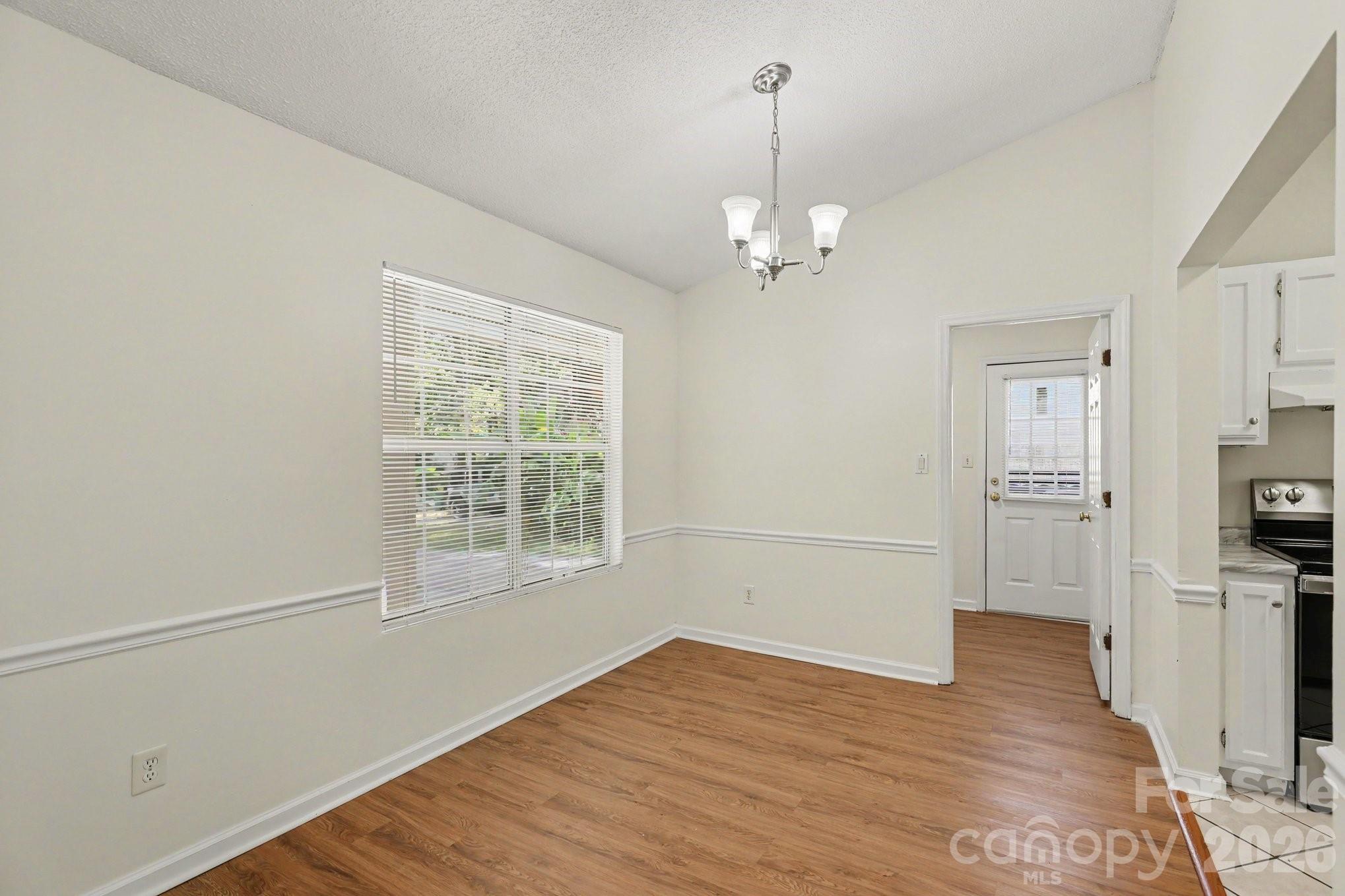 2208 Pinebrook Circle Property Photo 9