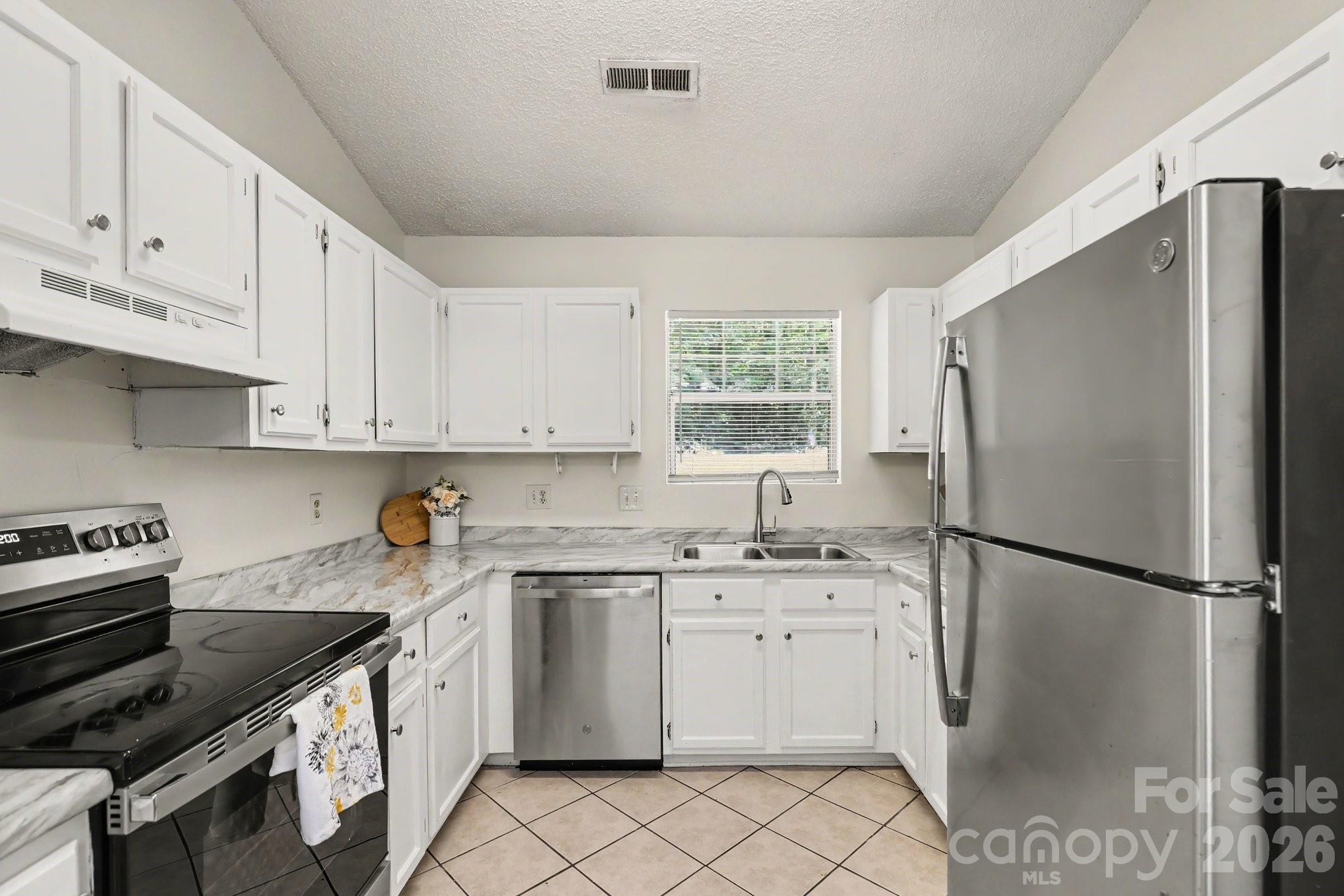 2208 Pinebrook Circle Property Photo 12