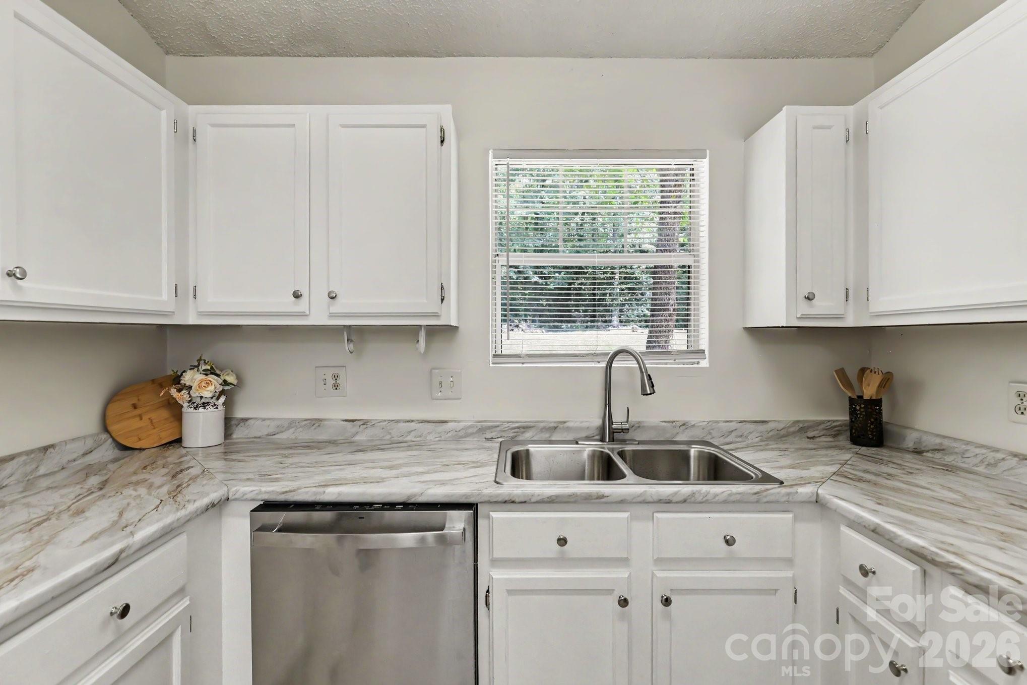 2208 Pinebrook Circle Property Photo 13