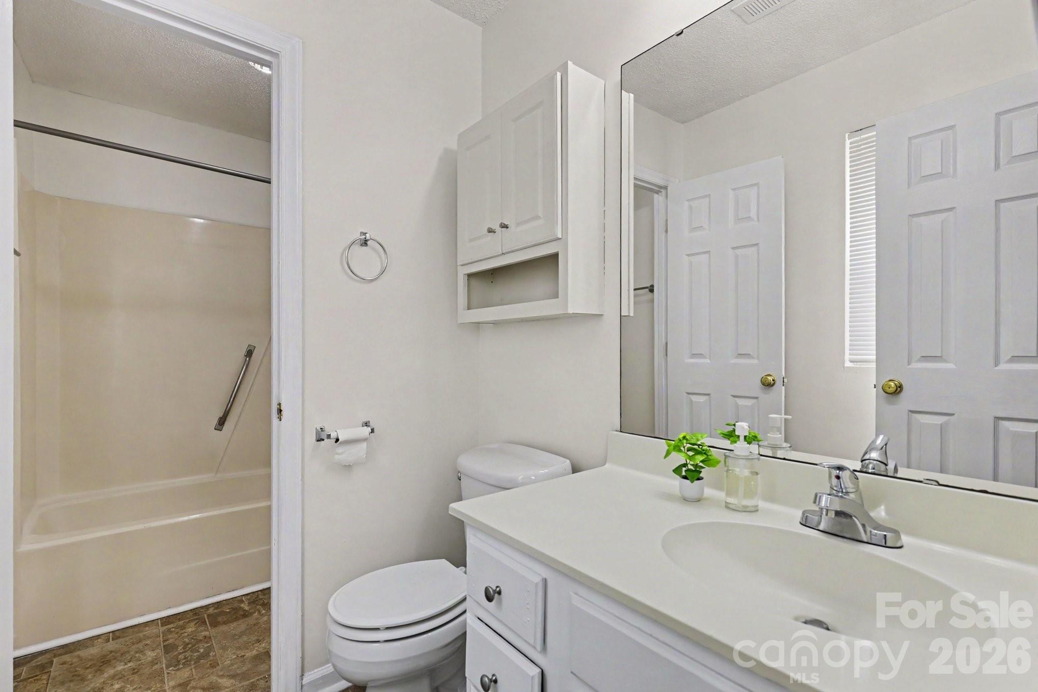 2208 Pinebrook Circle Property Photo 18