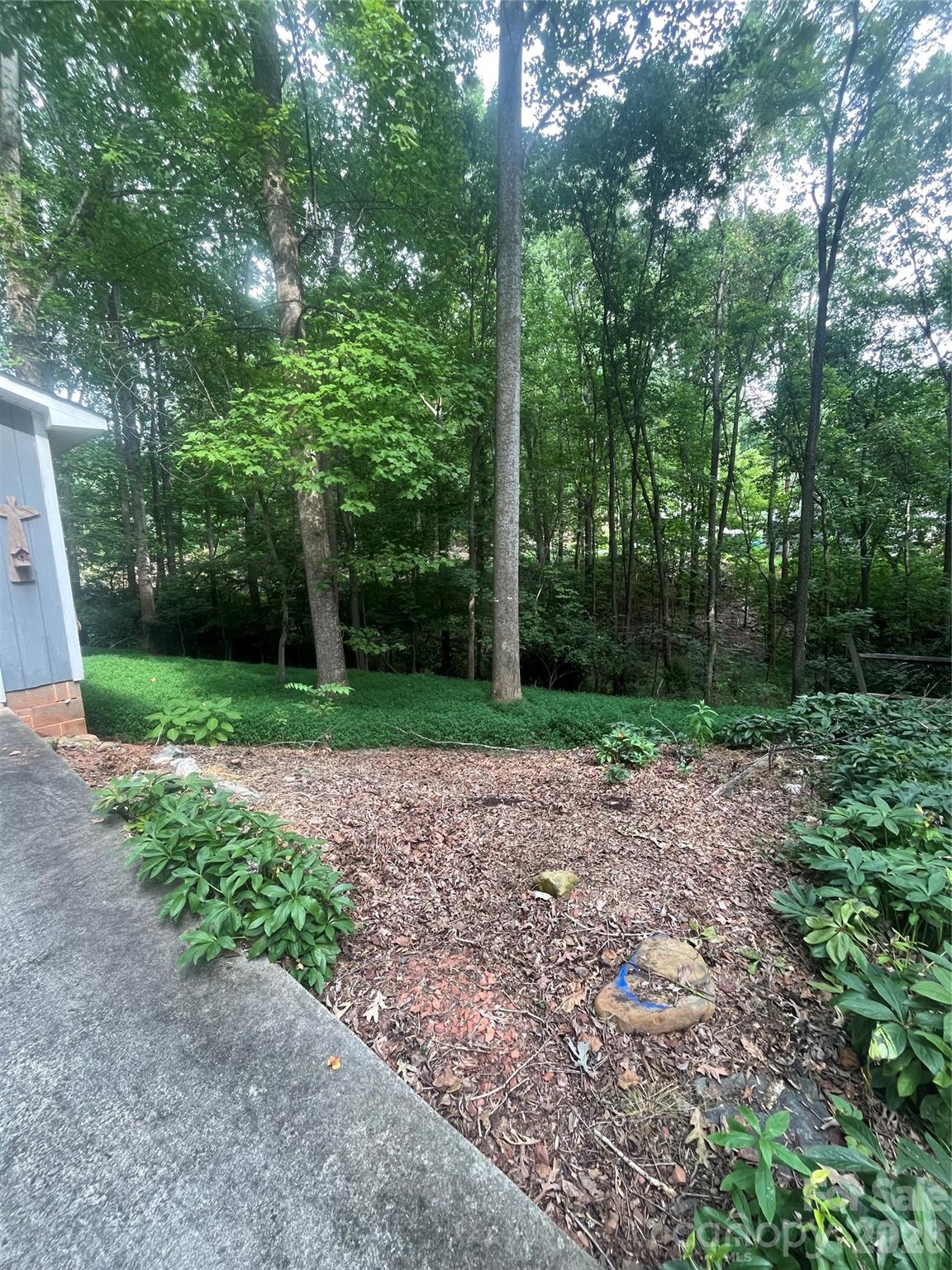 511 Crestview Drive Property Photo 7