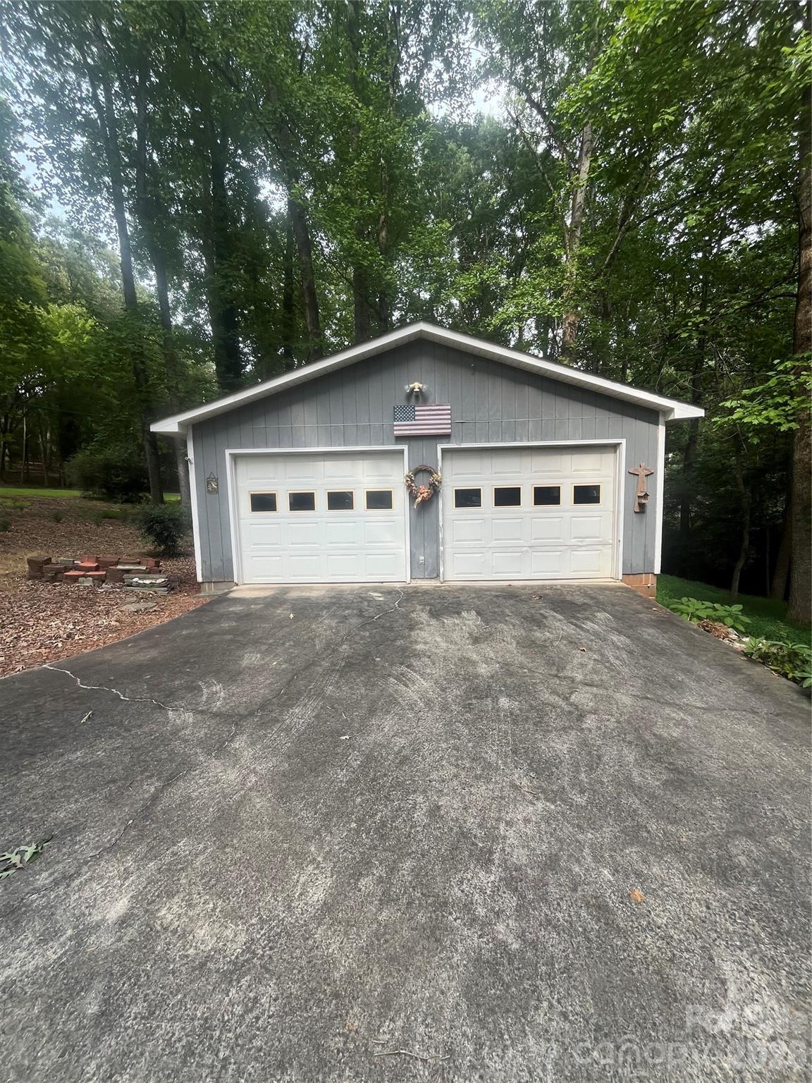511 Crestview Drive Property Photo 13