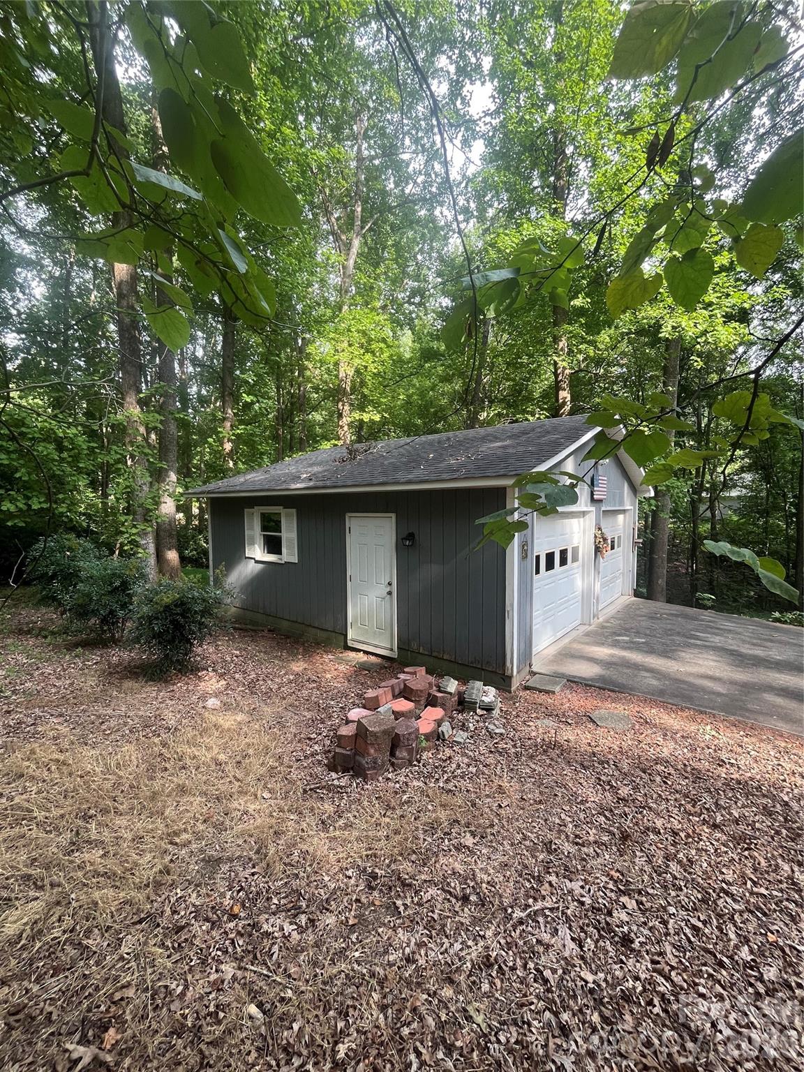 511 Crestview Drive Property Photo 14