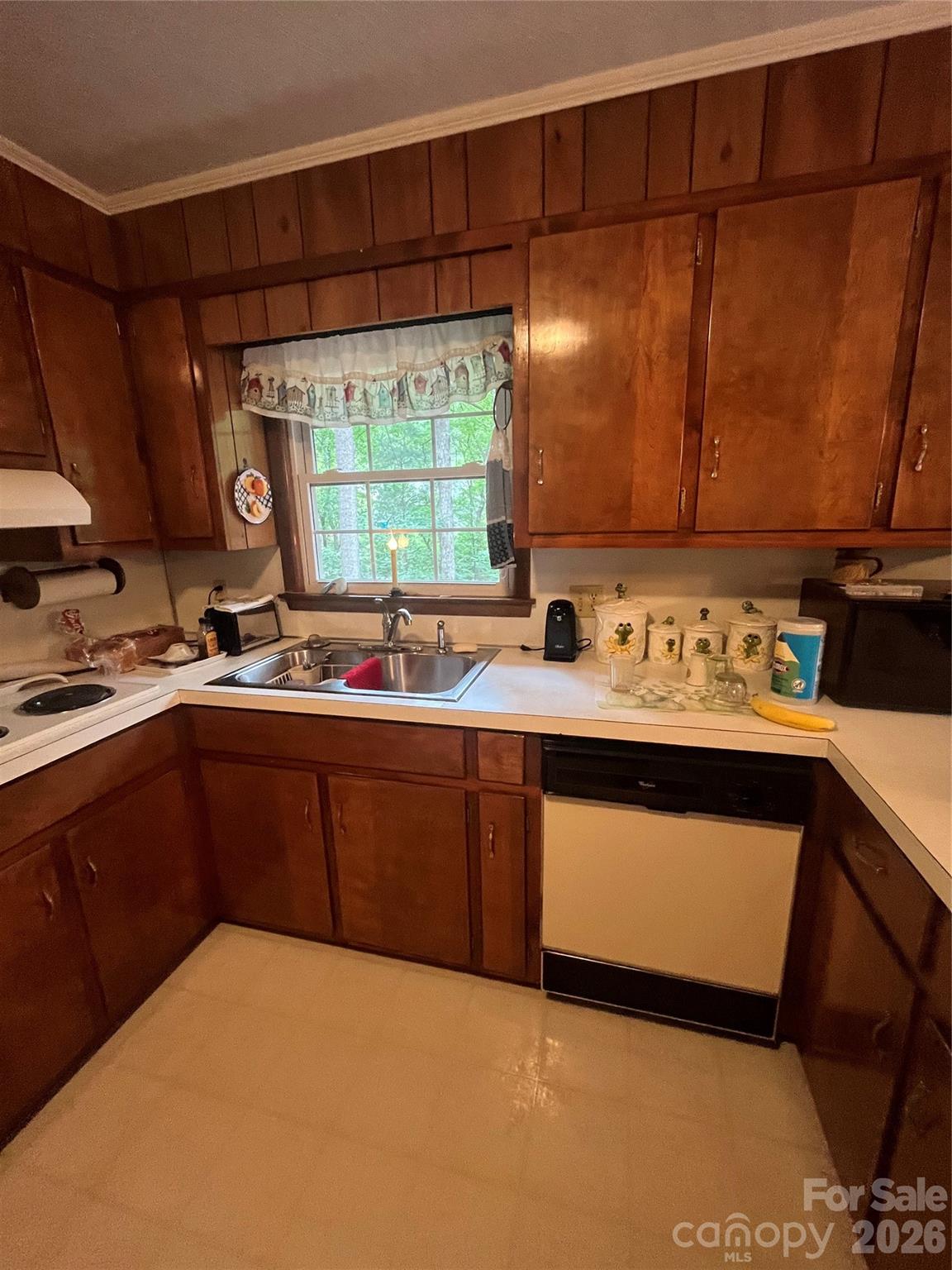 511 Crestview Drive Property Photo 23