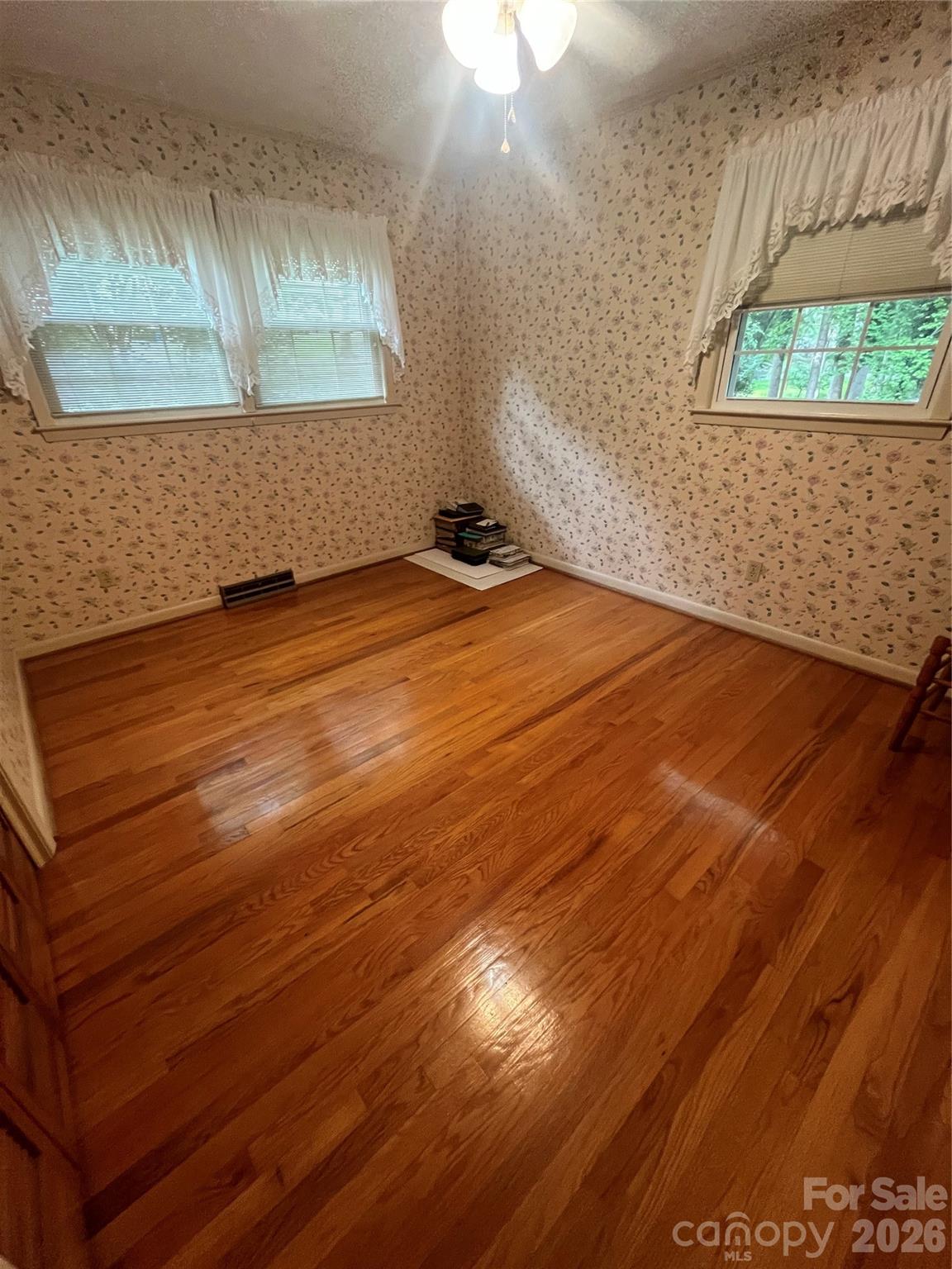 511 Crestview Drive Property Photo 25