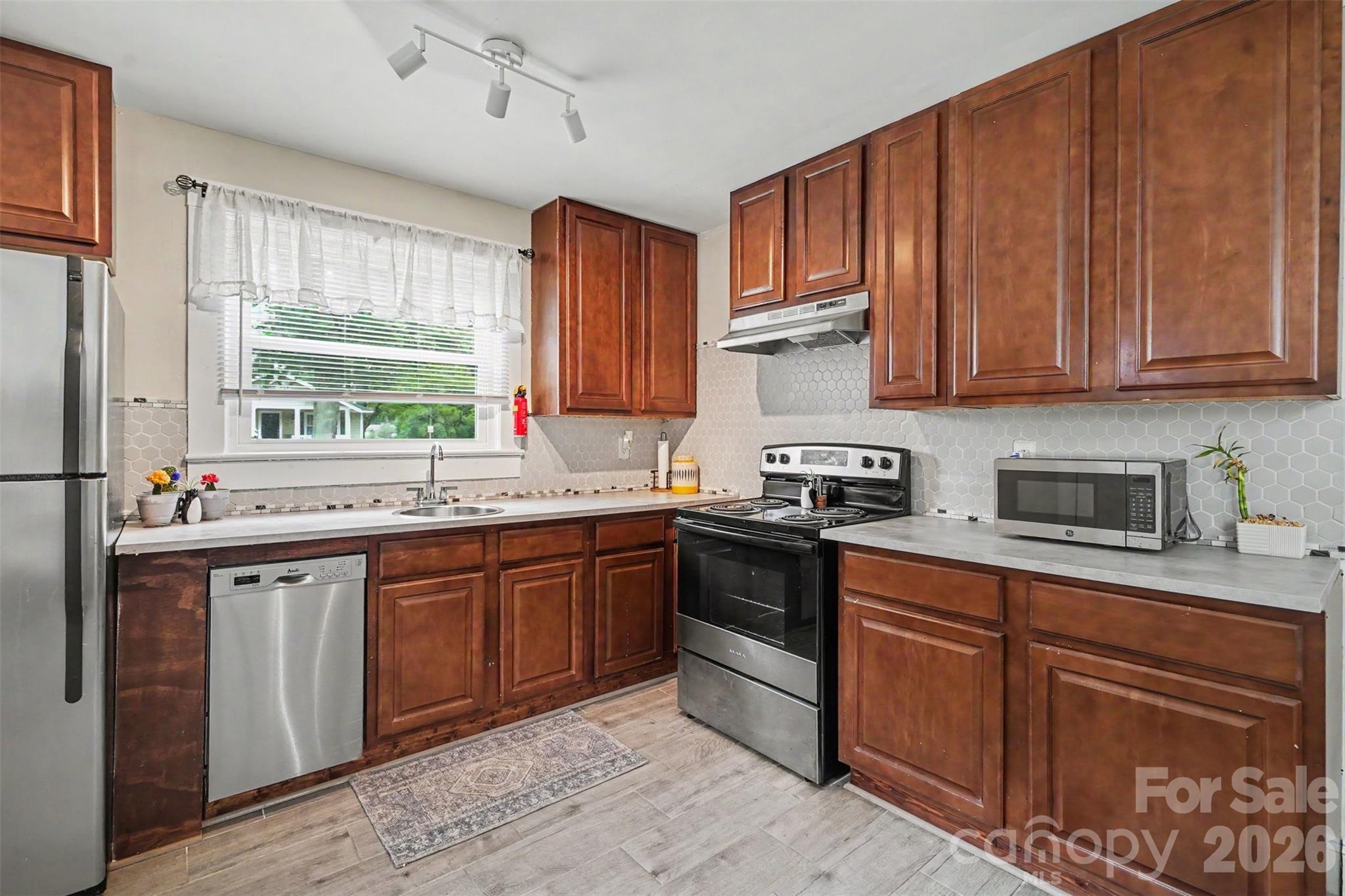 2101 Highland Street Property Photo 5