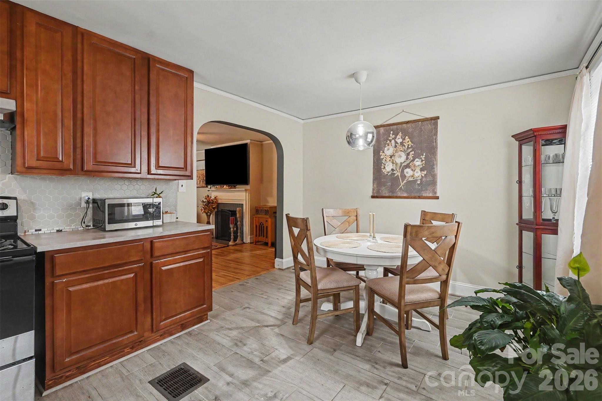 2101 Highland Street Property Photo 6