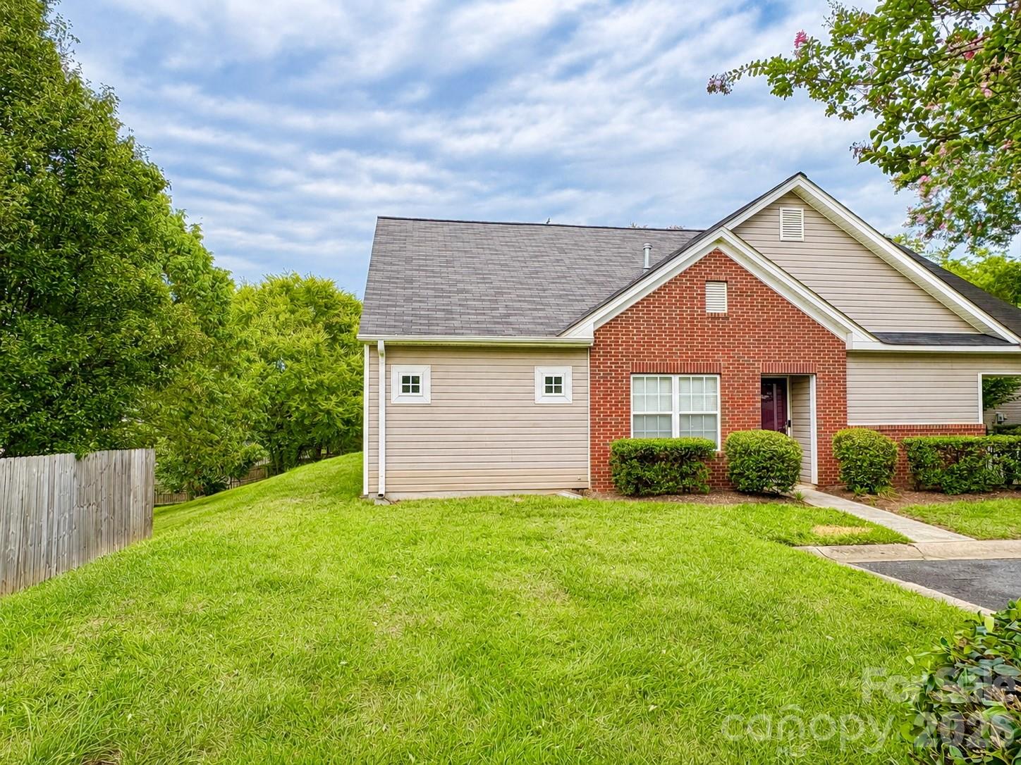 8946 Meadowmont View Drive Property Photo 4