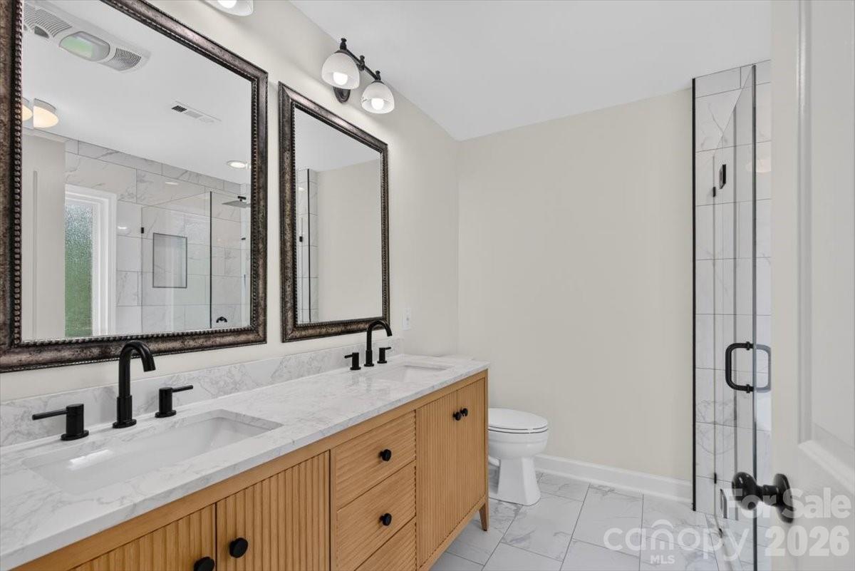 8100 Laurel Run Drive Property Photo 3