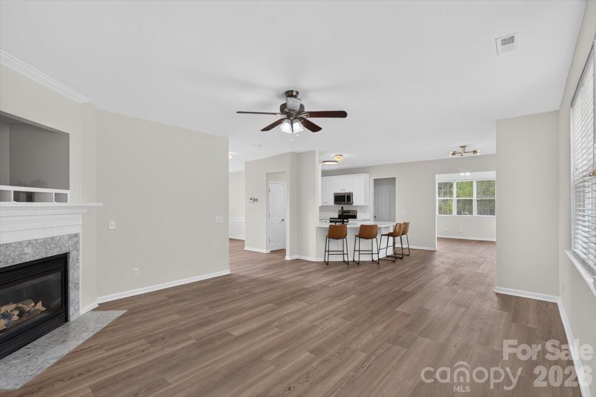 8100 Laurel Run Drive Property Photo 6