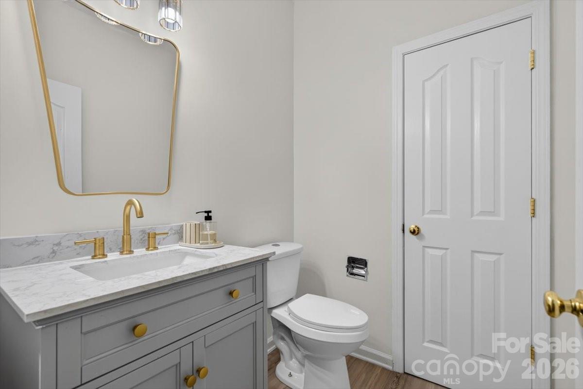 8100 Laurel Run Drive Property Photo 10