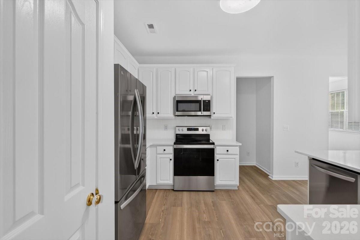 8100 Laurel Run Drive Property Photo 11