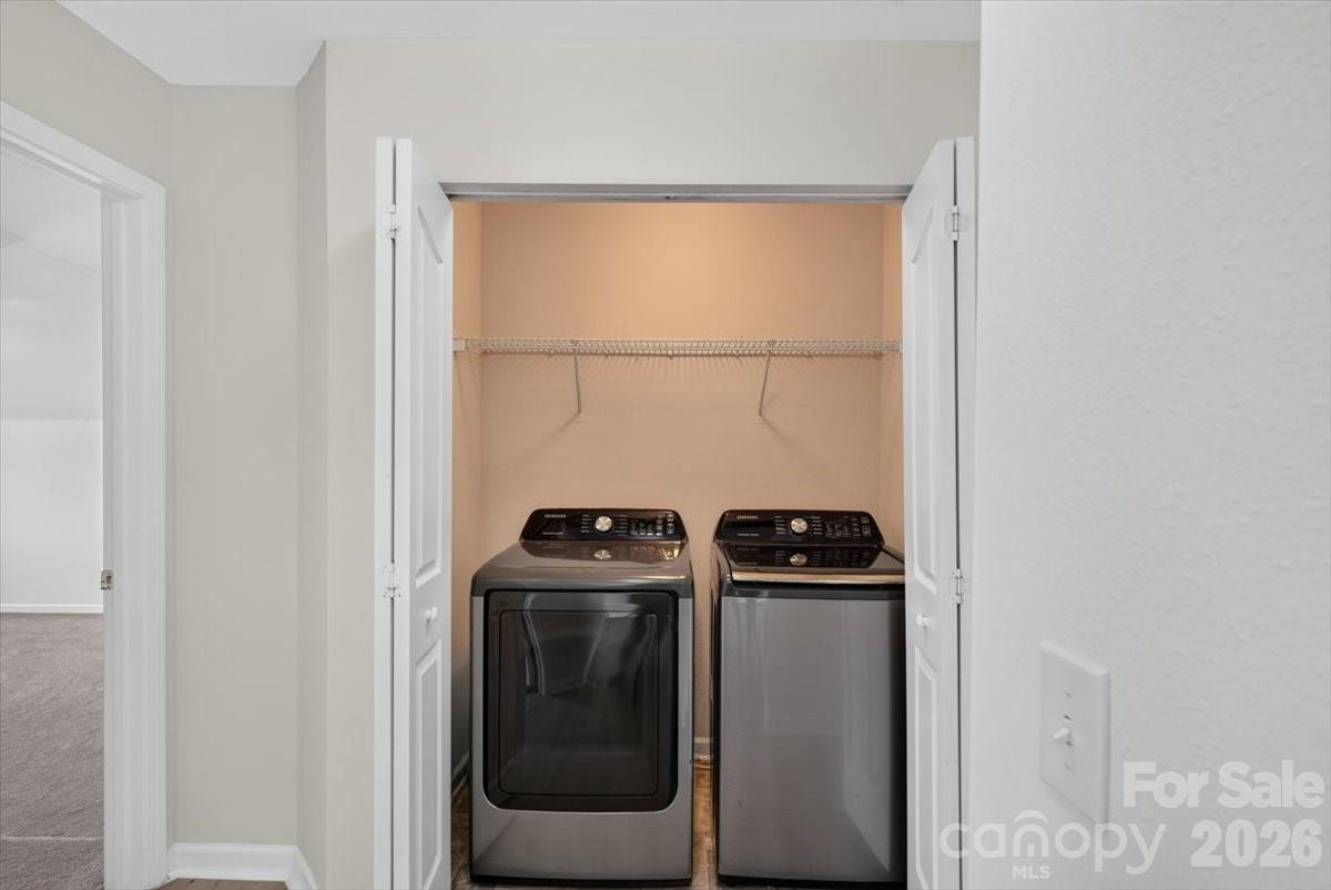 8100 Laurel Run Drive Property Photo 14