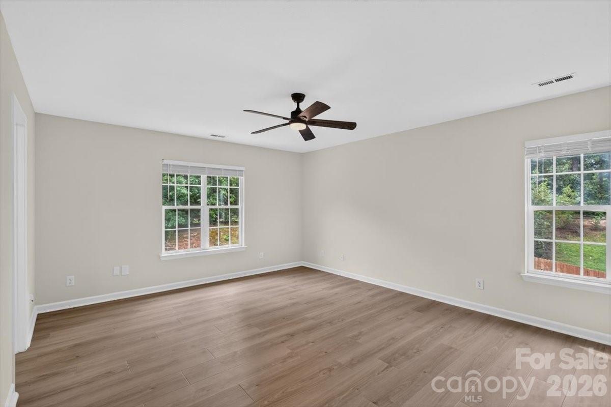 8100 Laurel Run Drive Property Photo 27