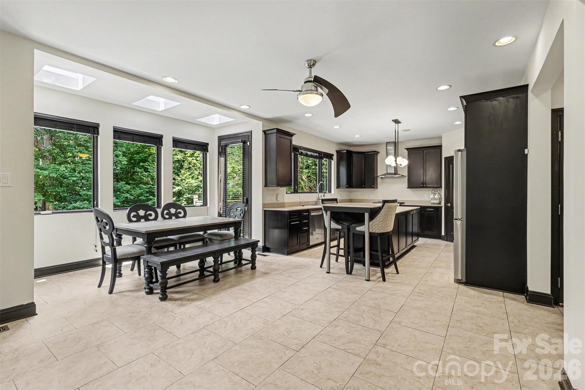 4824 Pimlico Lane Property Photo 6