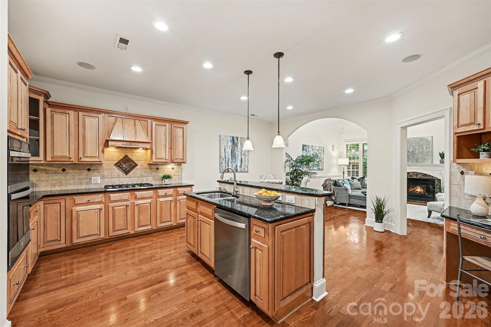 7526 Bluestar Lane Property Photo 8