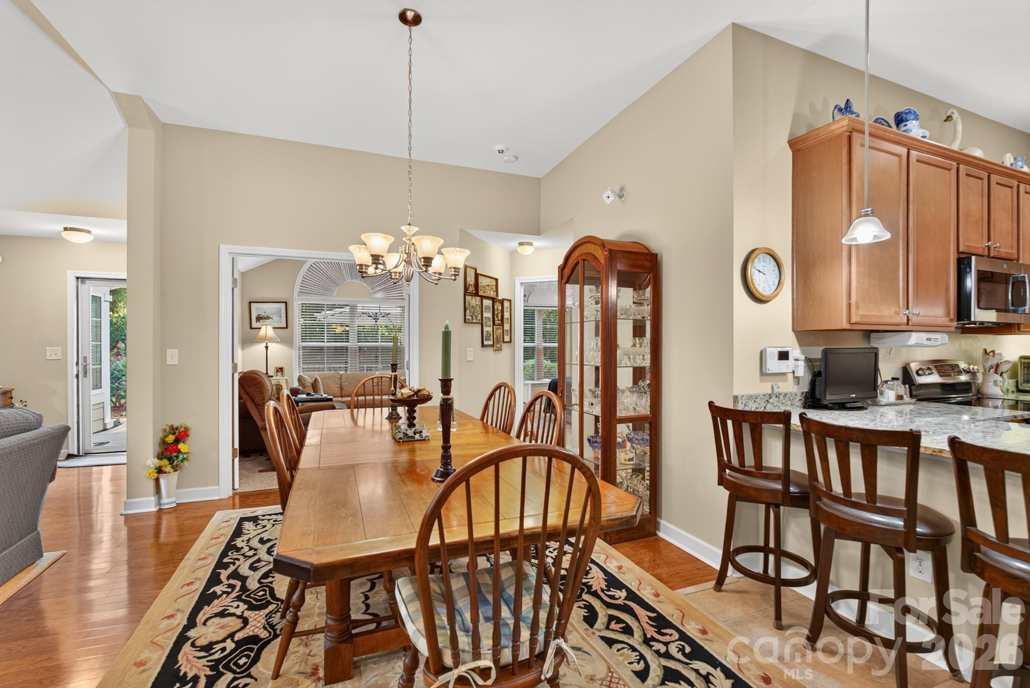 128 Lone Oak Circle Property Photo 11