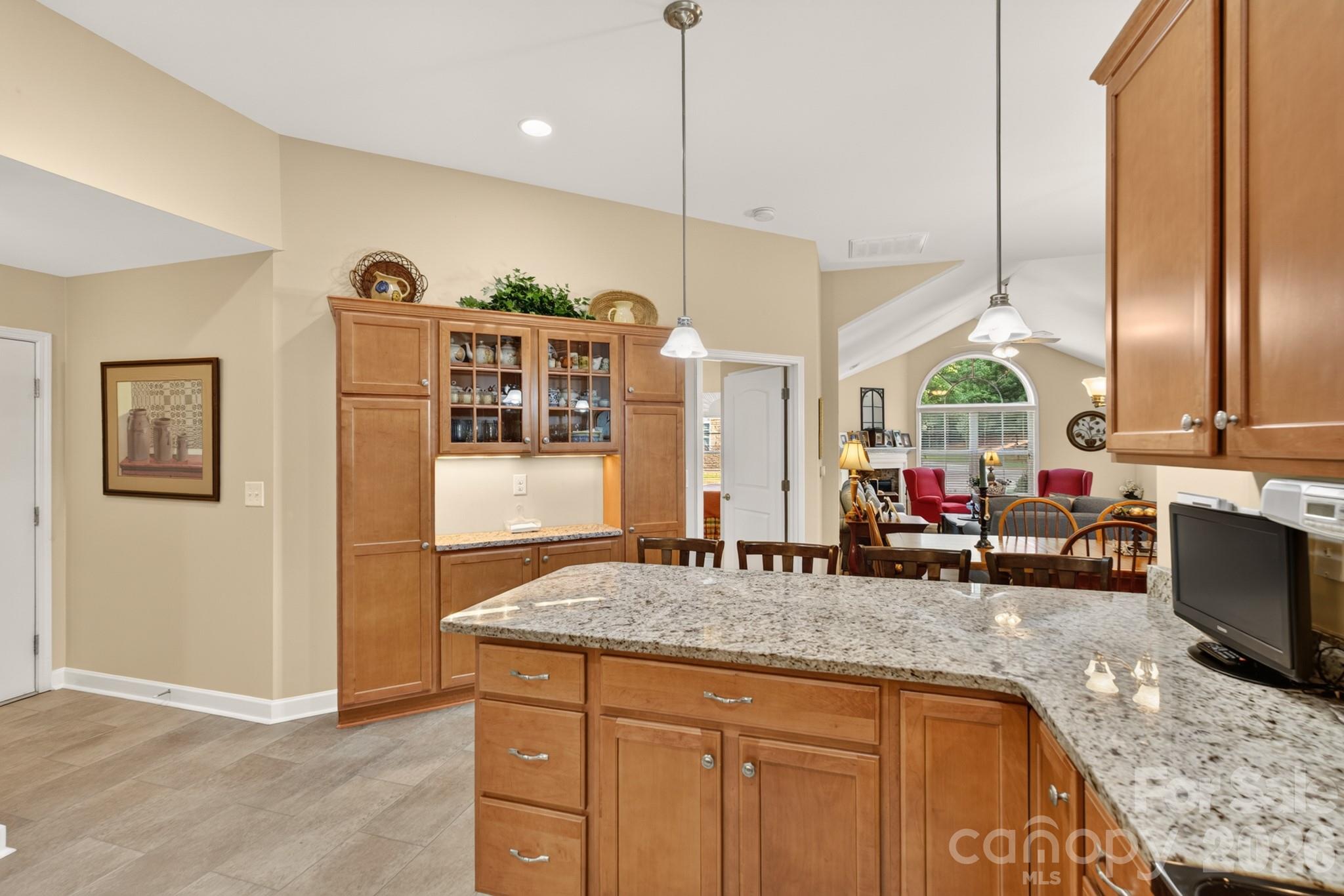 128 Lone Oak Circle Property Photo 16