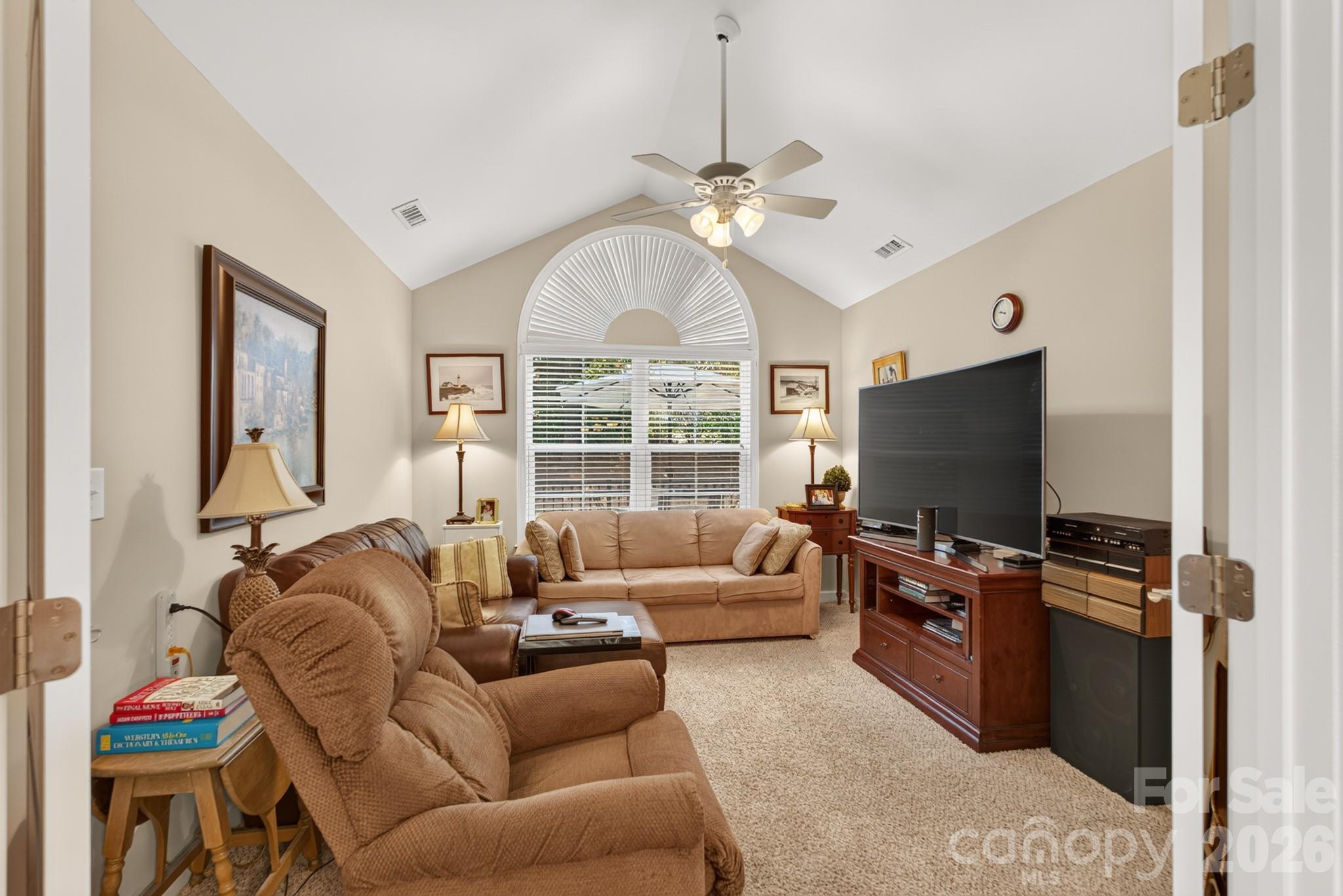 128 Lone Oak Circle Property Photo 19