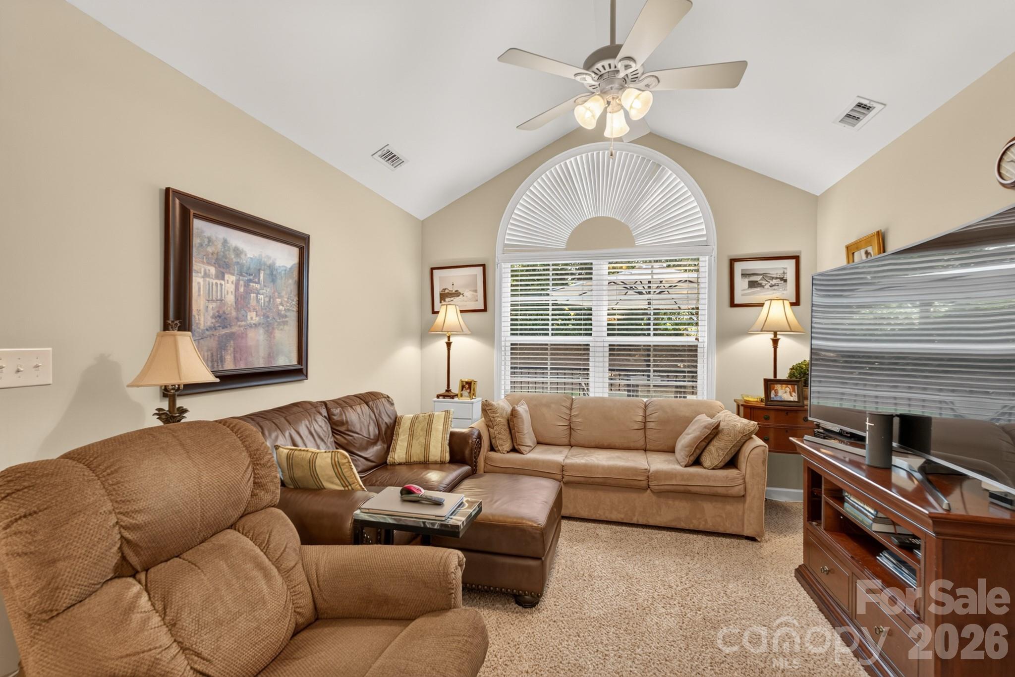 128 Lone Oak Circle Property Photo 20