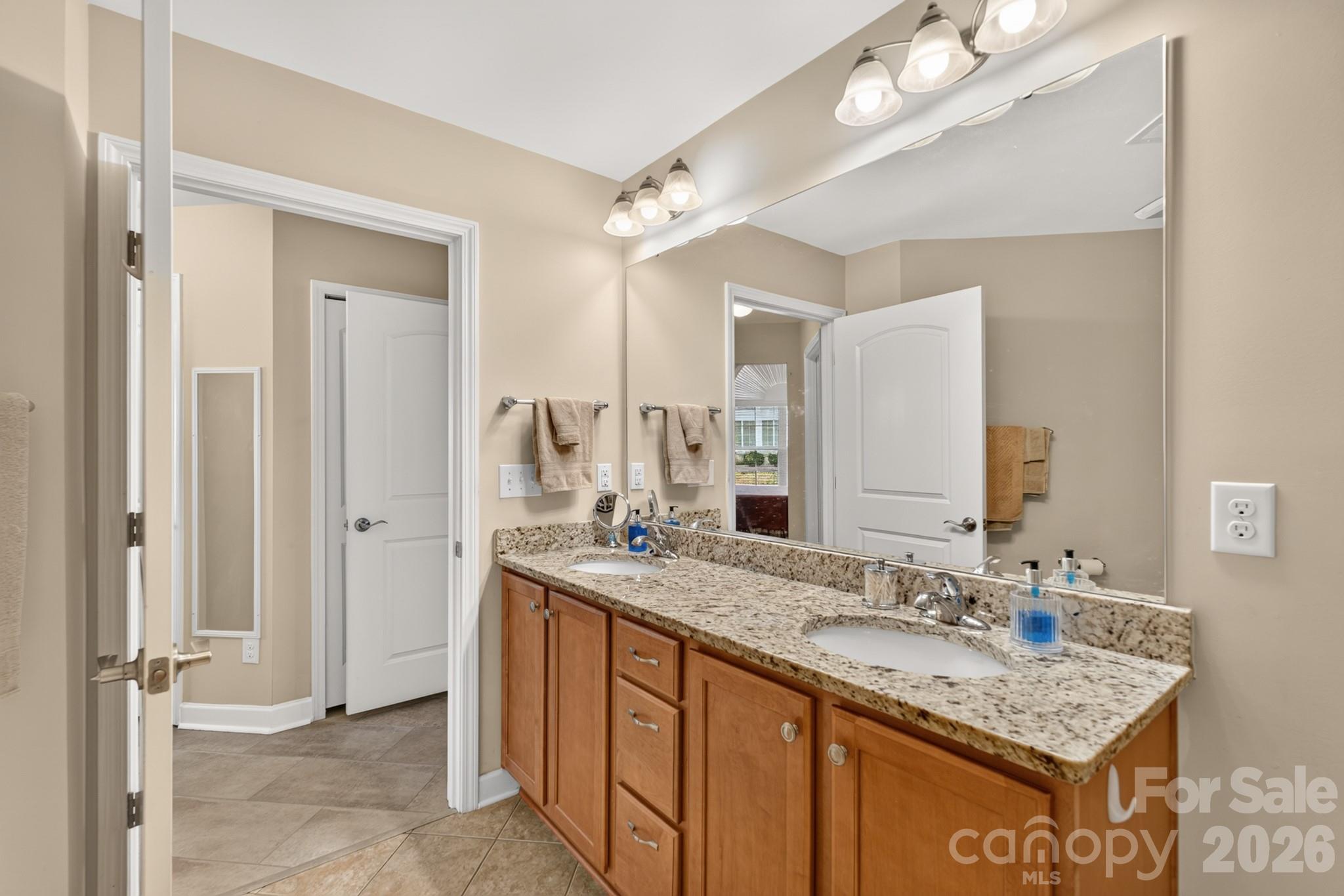 128 Lone Oak Circle Property Photo 27