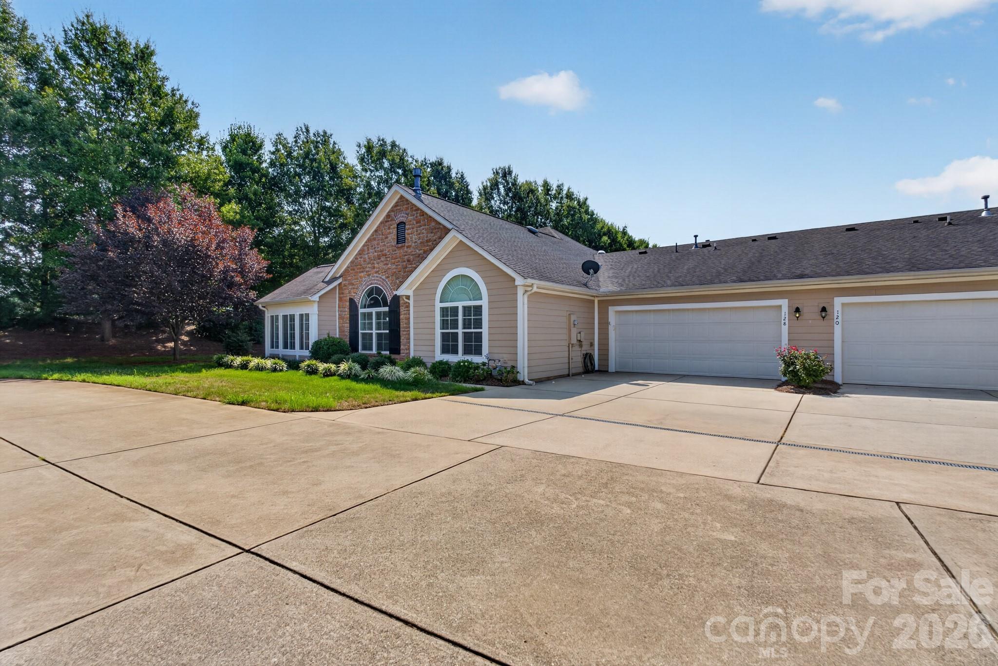 128 Lone Oak Circle Property Photo 35