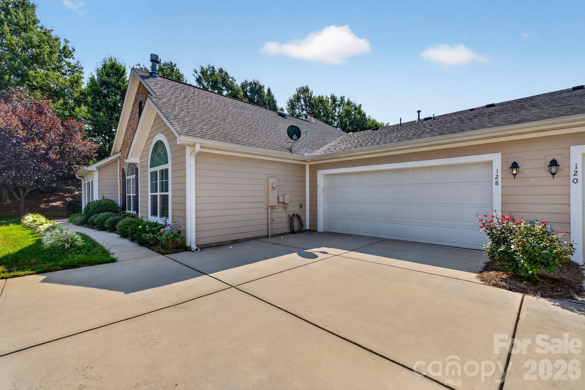 128 Lone Oak Circle Property Photo 36