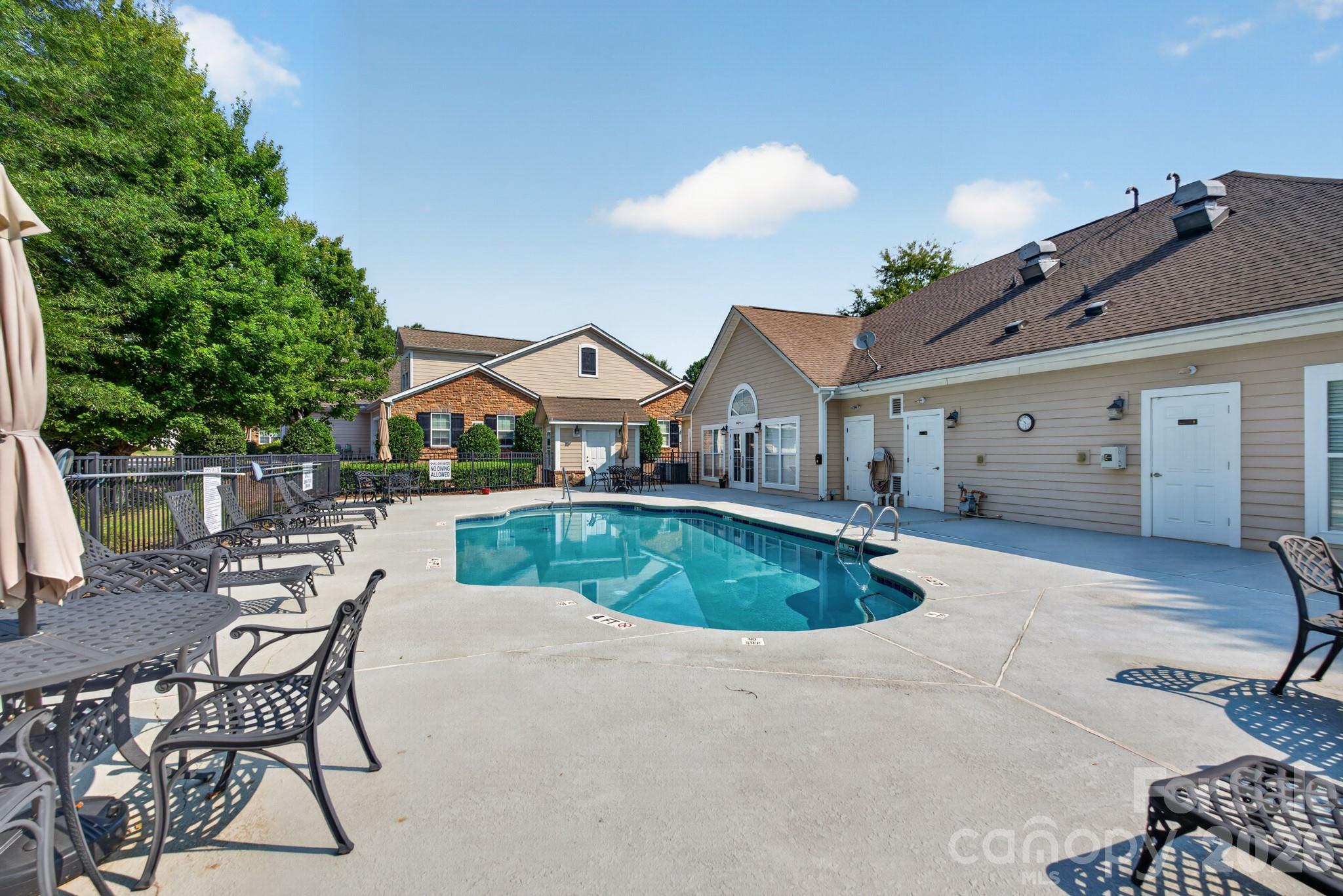 128 Lone Oak Circle Property Photo 45