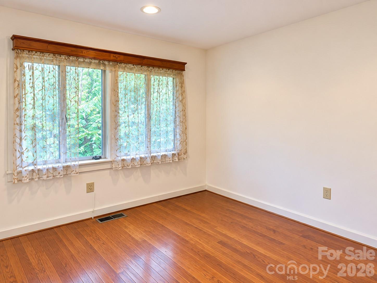 103 Brookwood Drive Property Photo 8