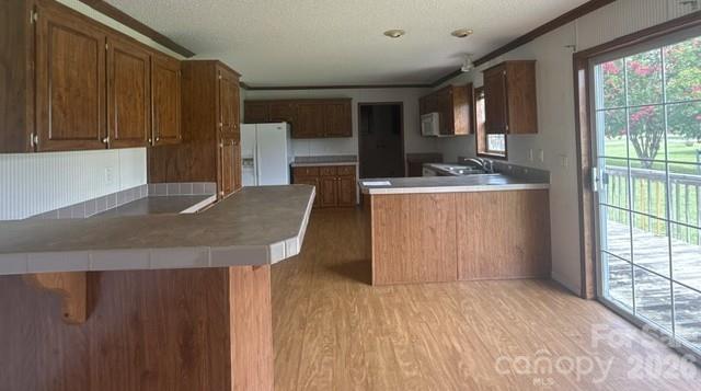 311 W Timberland Drive Property Photo 3