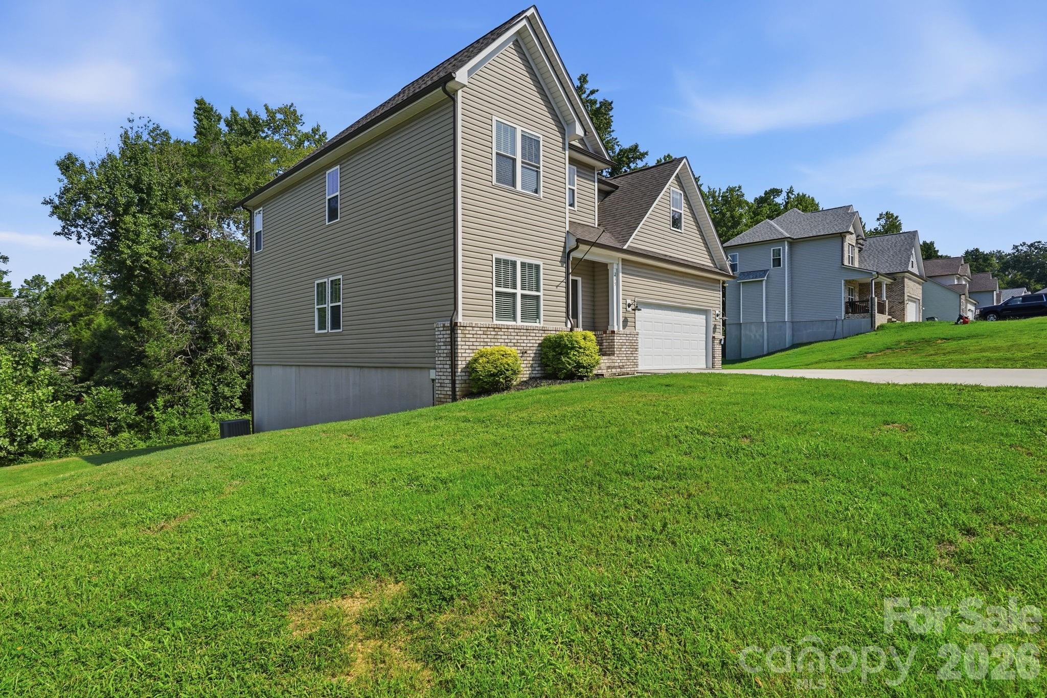 235 Brook Avenue Property Photo 1