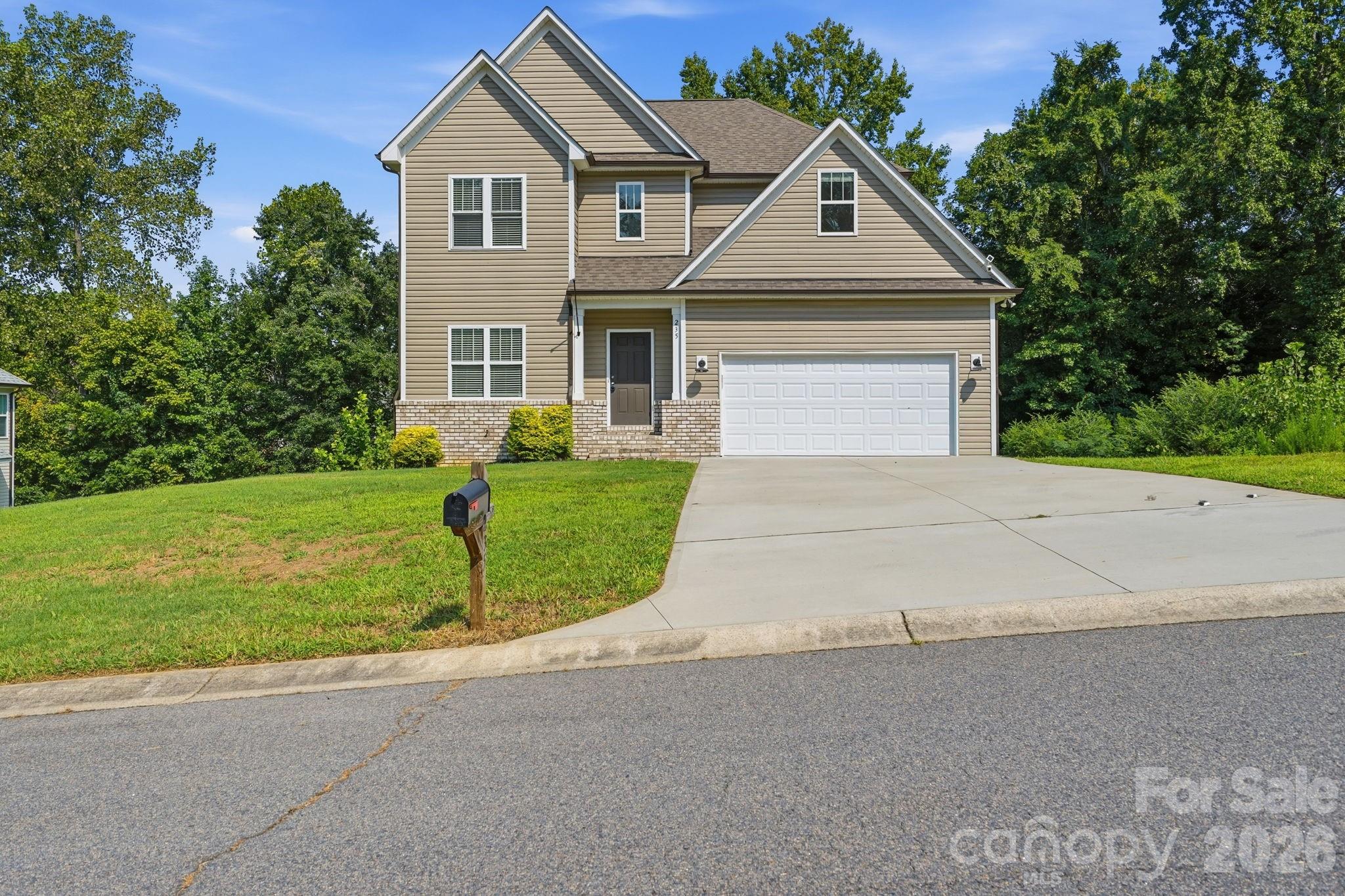 235 Brook Avenue Property Photo 2
