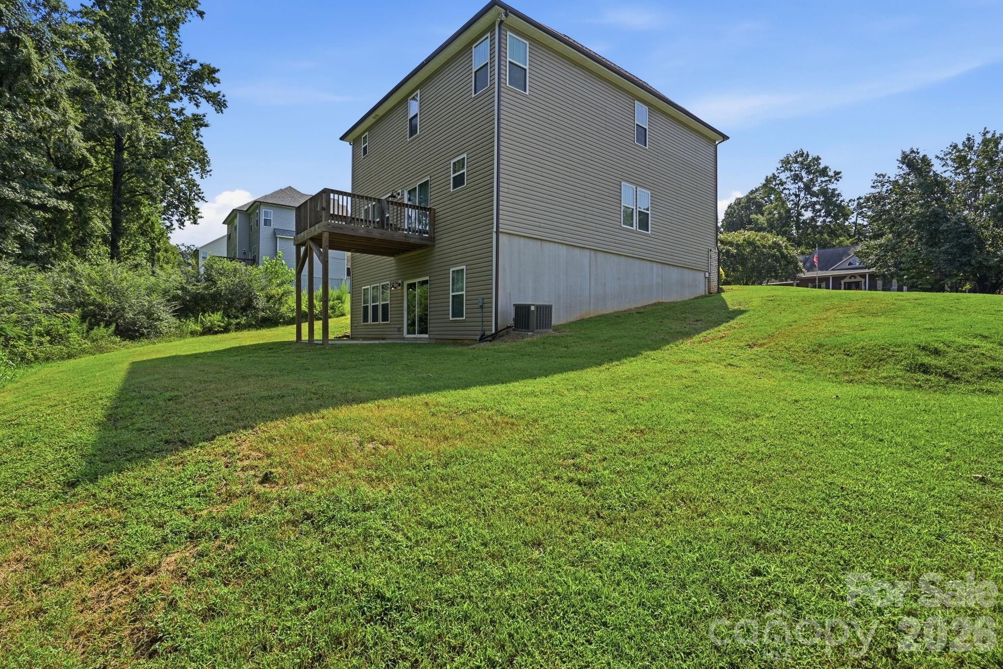 235 Brook Avenue Property Photo 5