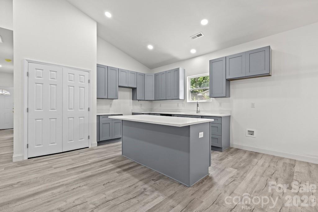 505 E Dunlap Street Property Photo 4