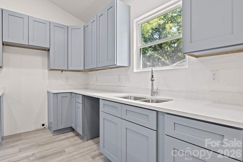 505 E Dunlap Street Property Photo 5