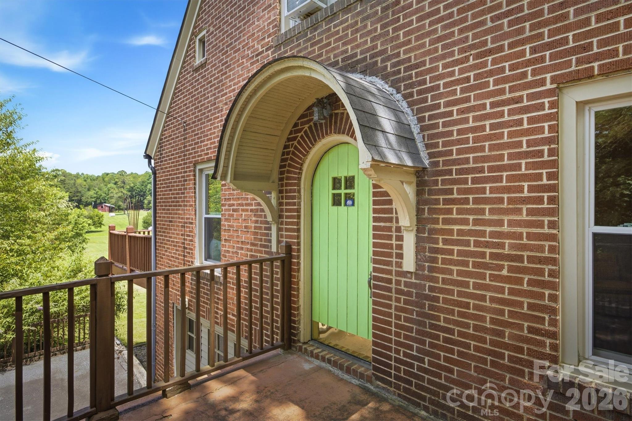 1205 E Union Street Property Photo 6